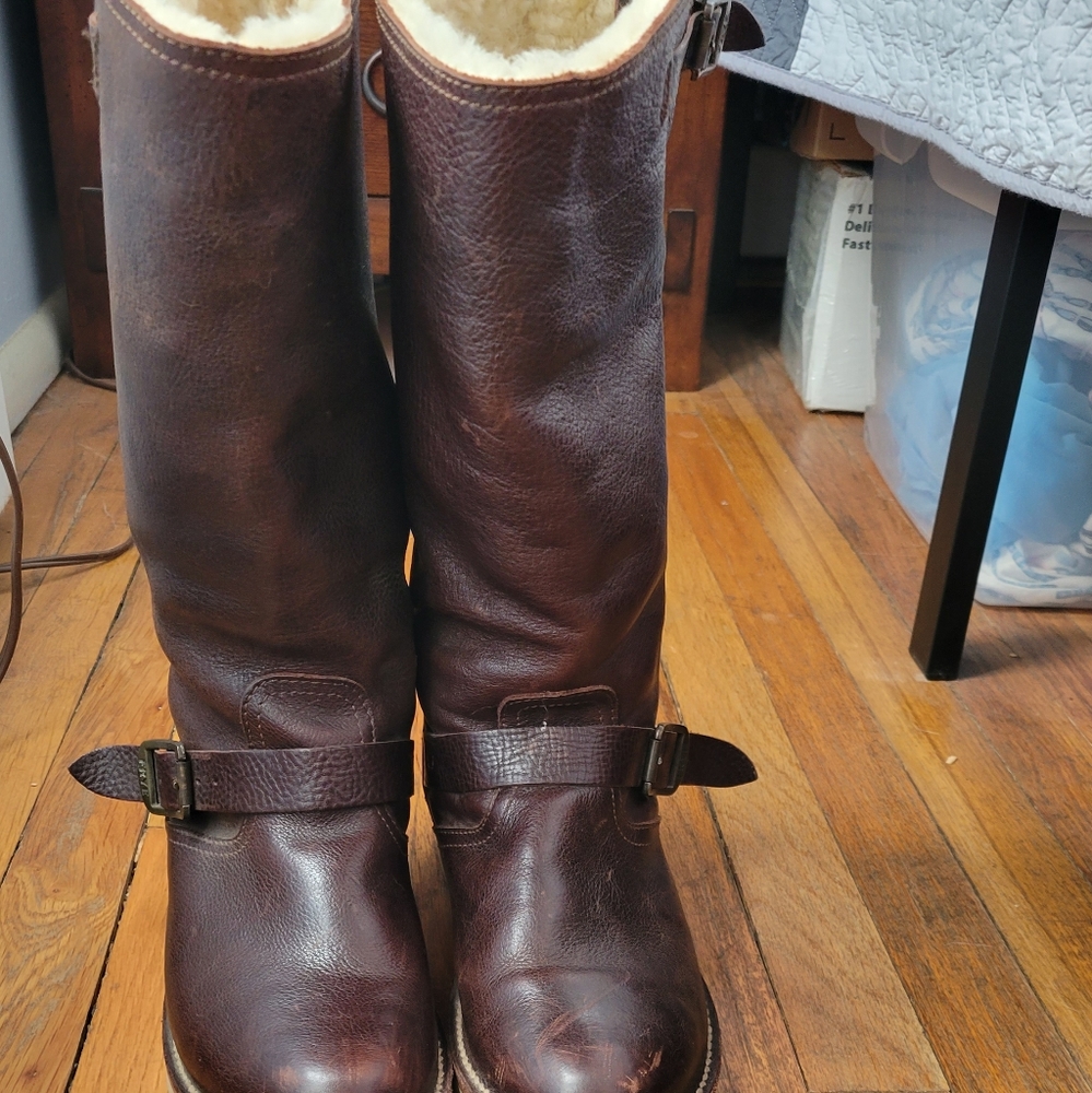 Brown leather Frye boots shearling lined